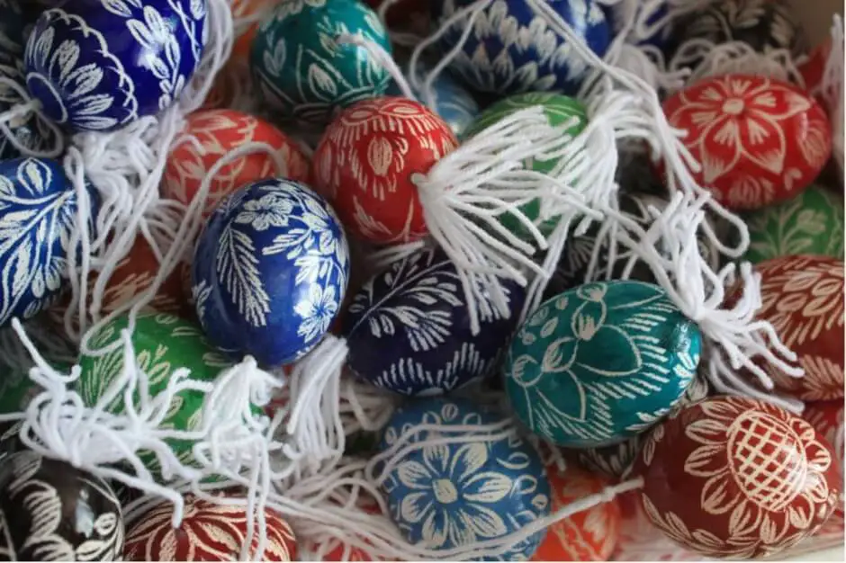 Easter Tradition in Burgenland: Easter Eggs Scratching