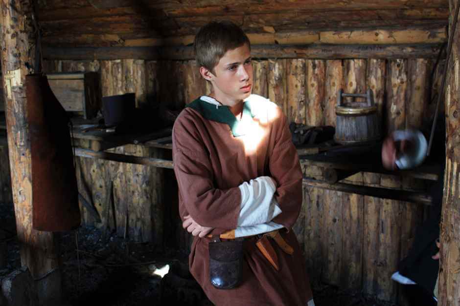 Wikingerjunge in L'Anse aux Meadows Viking Site