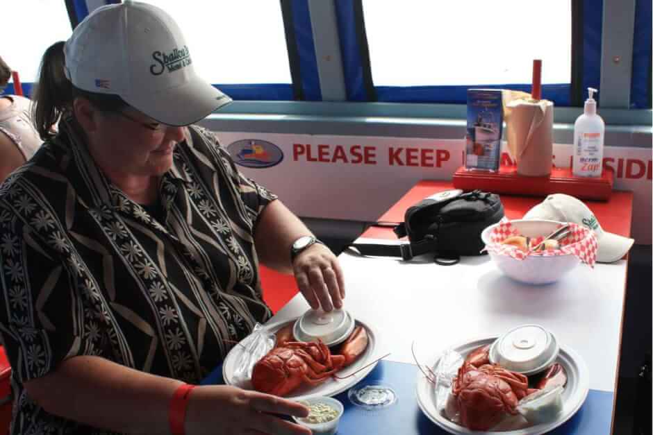How to Eat a Lobster – Step-by-Step Guide to Eating Lobster