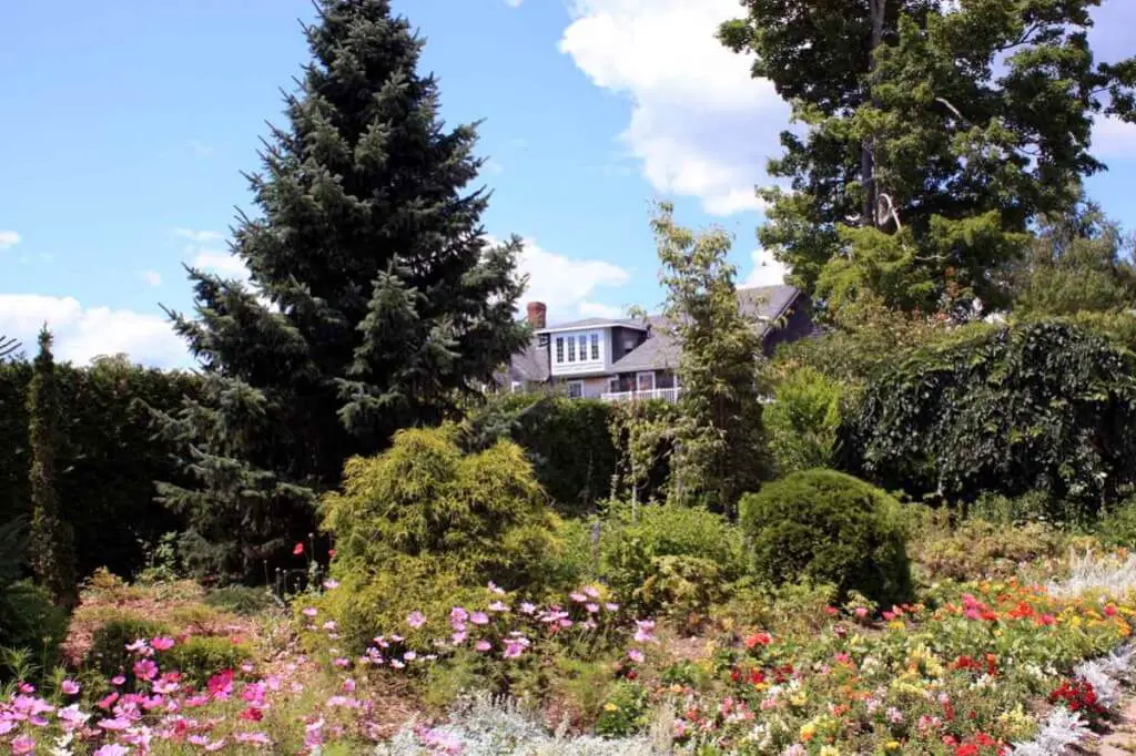 Die Kingsbrae Gardens in New Brunswick © Copyright Monika Fuchs, TravelWorldOnline