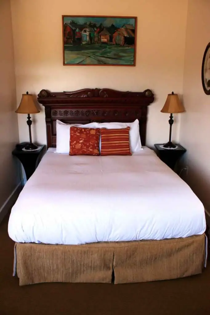 Sleep comfortably at the Rossmount Inn in St. Andrews-by-the-Sea