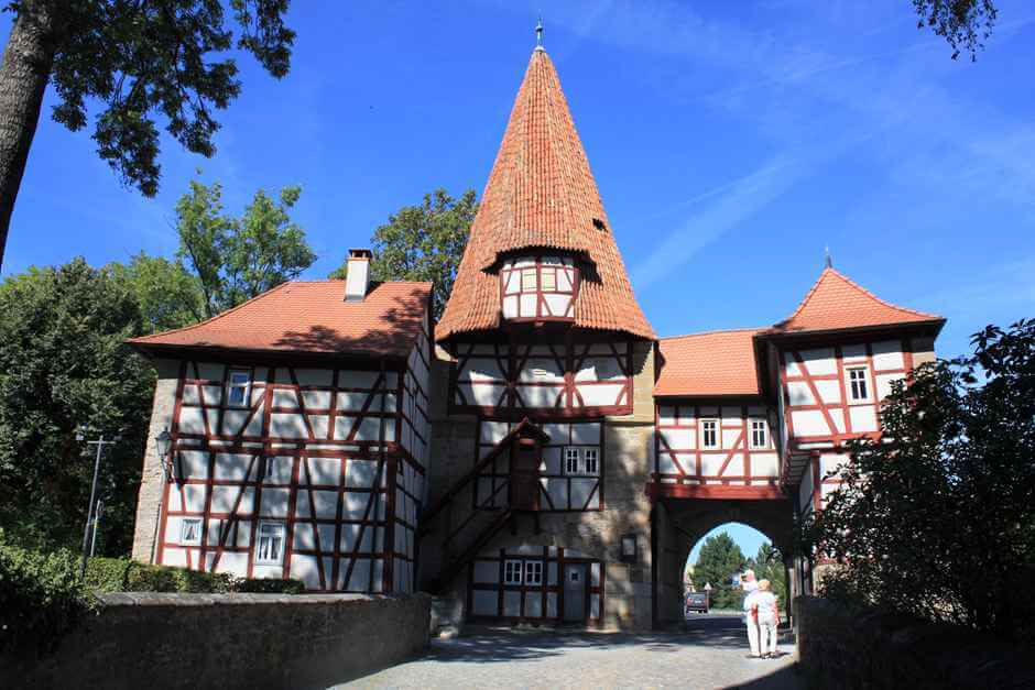 Im fränkischen Weinland wandern zum Rödelseer Tor in Iphofen