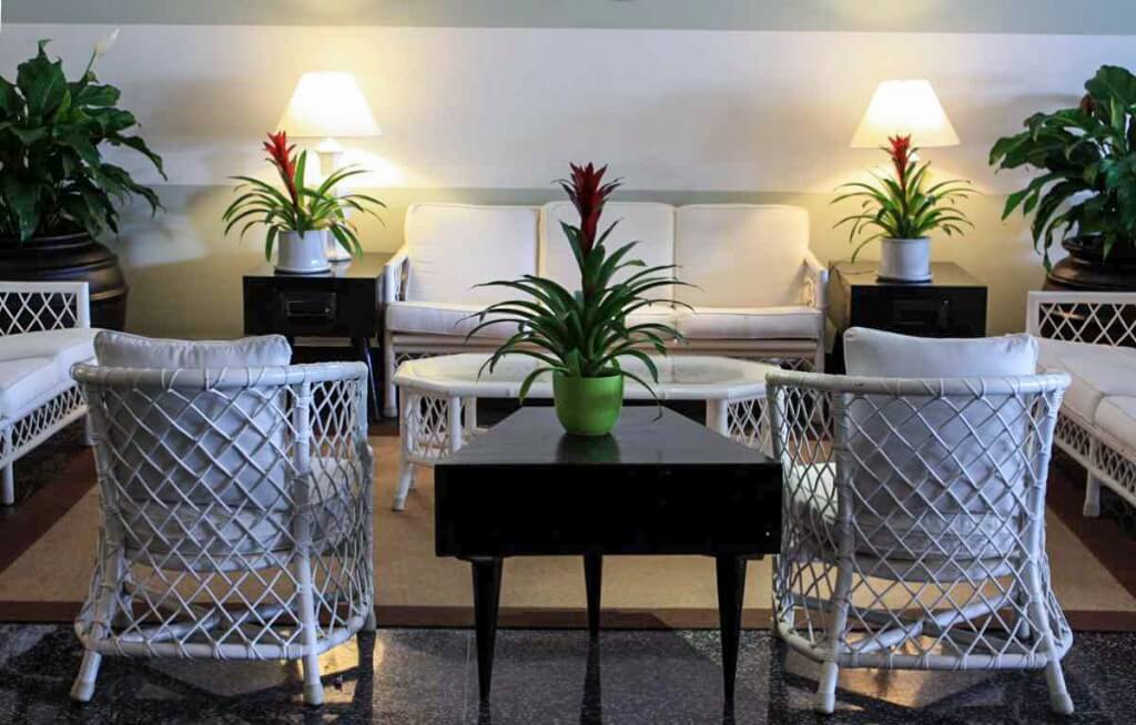 Cozy: the lounge at the Richmond Hotel © Copyright Monika Fuchs, TravelWorldOnline