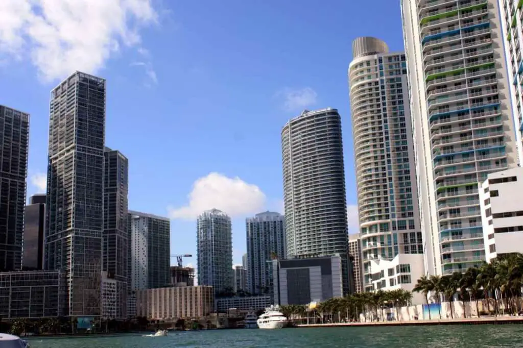 Sehenswürdigkeiten von Miami und Miami Beach - Die neue Wolkenkratzerkulisse von Downtown Miami © Copyright Monika Fuchs, TravelWorldOnline
