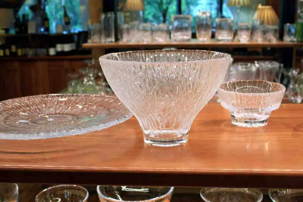 Glas in allen Variationen bei Simon Pearce in Quechee, Vermont © Copyright Monika Fuchs, TravelWorldOnline