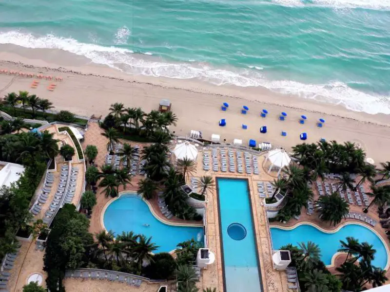 Strand im Diplomat Beach Resort bei Fort Lauderdale