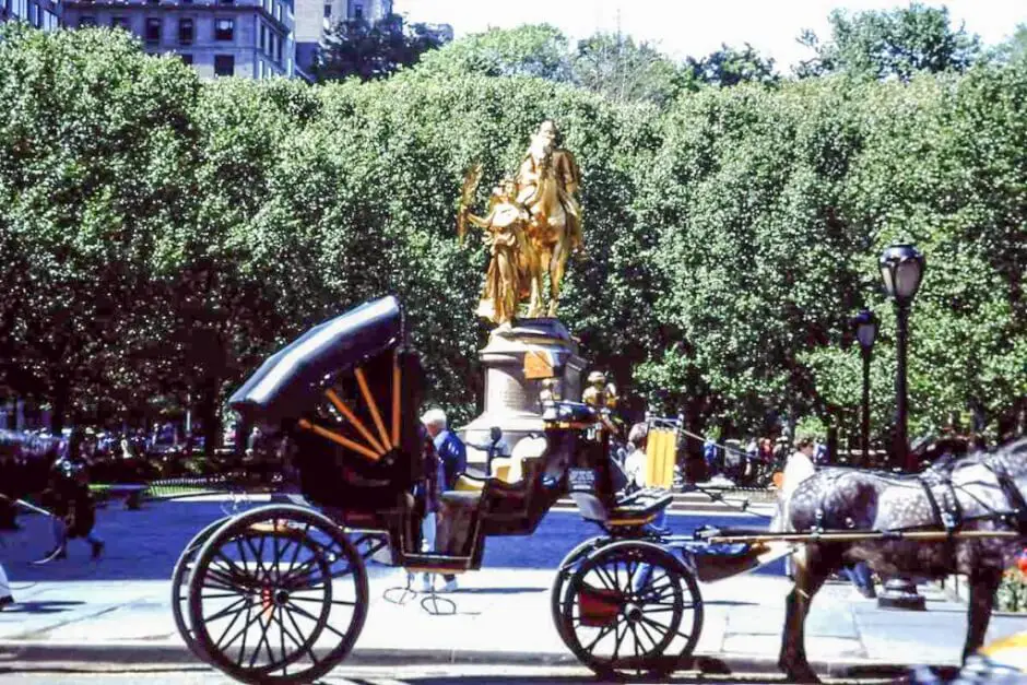 Horse-drawn carriages at Central Park in New York © Copyright Monika Fuchs, TravelWorldOnline