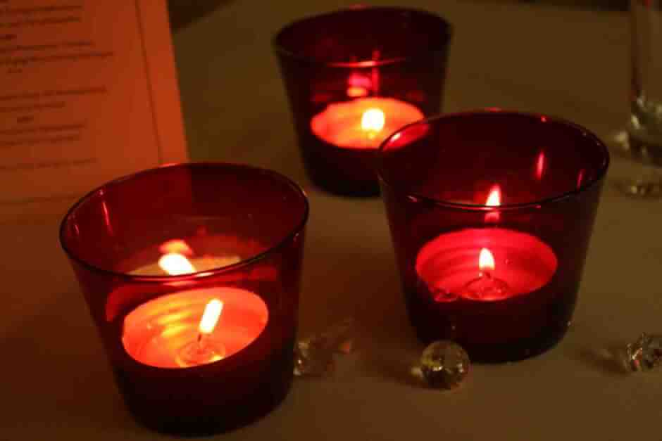 Candles at the candlelight dinner in the beach house Spreewald © Copyright Monika Fuchs, TravelWorldOnline