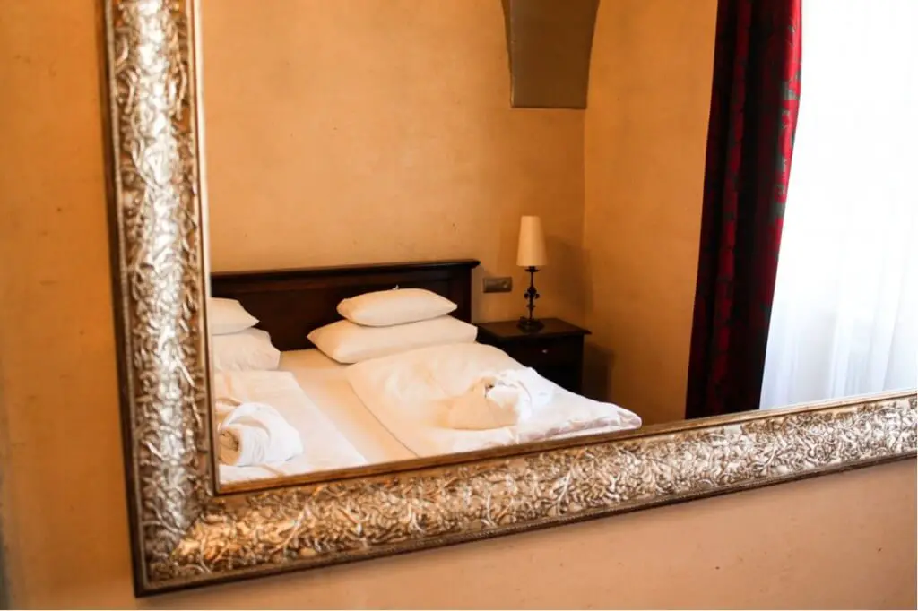 Spiegelbild im Hotel am Mirabellplatz