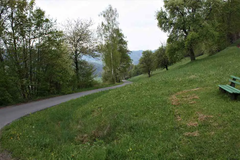 Auf abgelegenen Wegen unterwegs auf dem Pfad der Stille