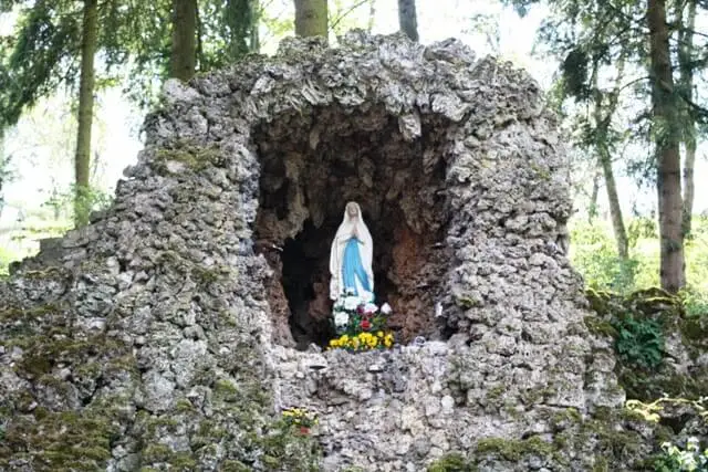 Lourdesgrotte mit verrufener Vergangenheit