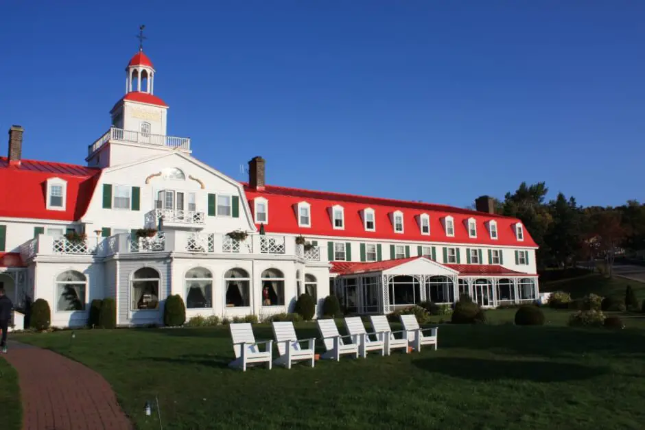 Canada travel tips Hotel Tadoussac in Quebec