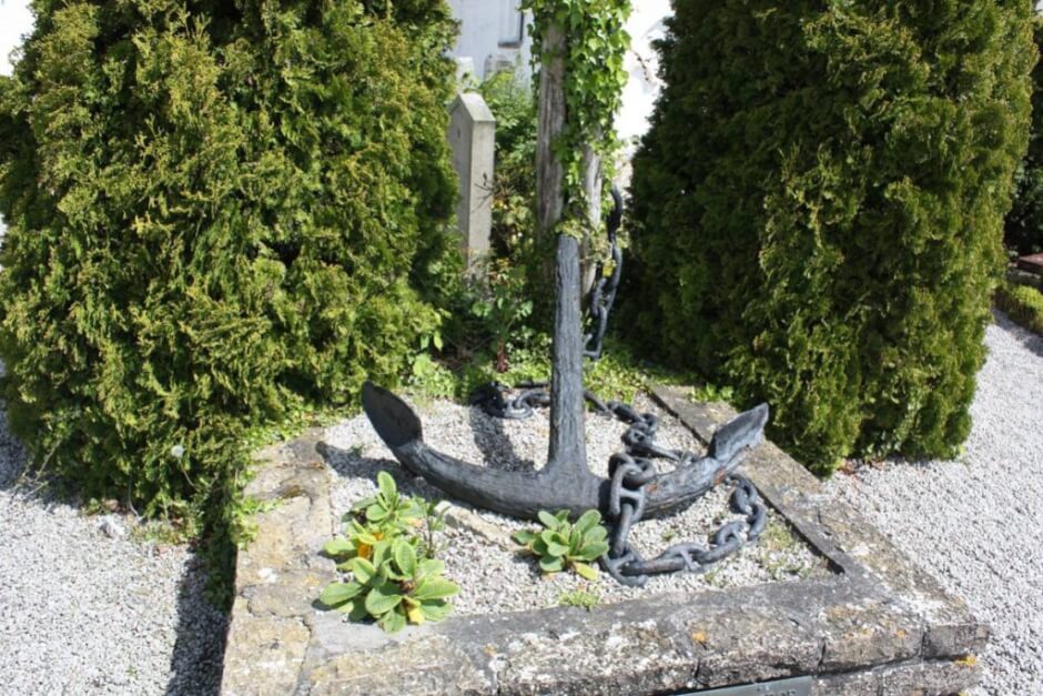 Anchor as grave decoration in Skanör Sweden