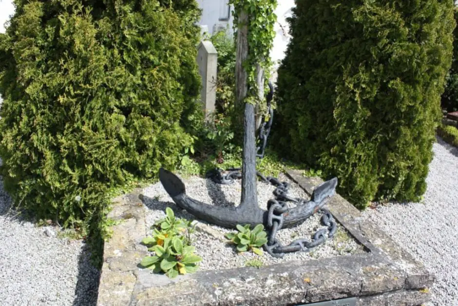 Anker als Grabschmuck in Skanör Schweden