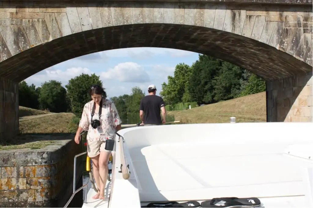 Die erste enge Brücke