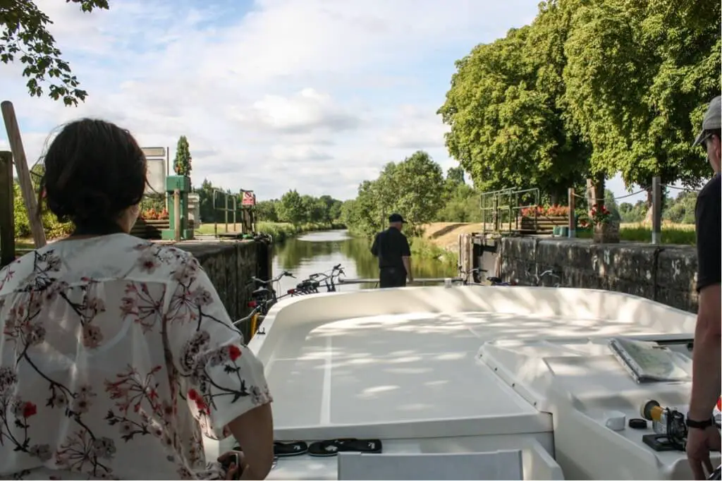 Per Hausboot auf der Mayenne