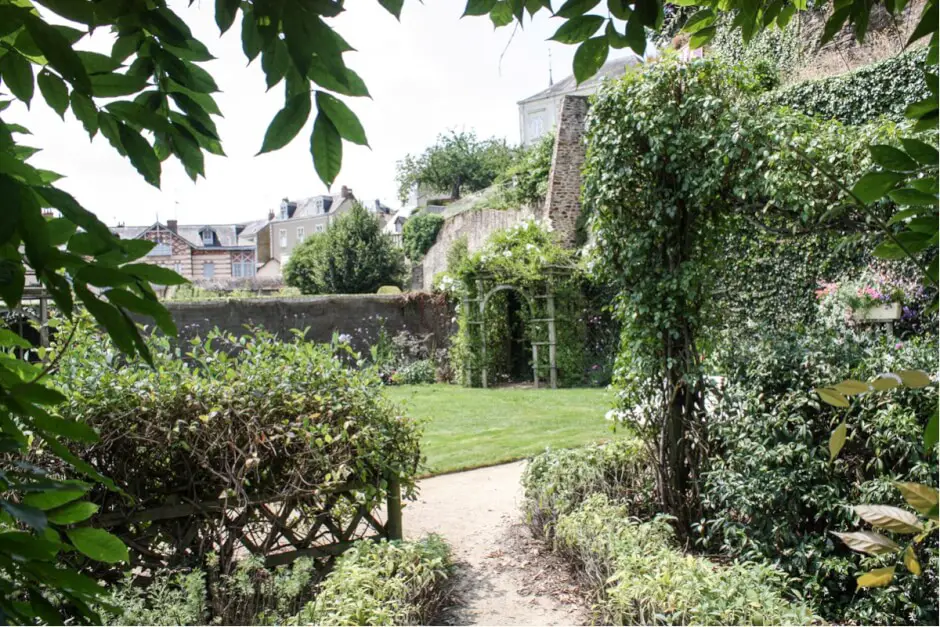 Der Garten der Düfte an der Mayenne in Frankreich