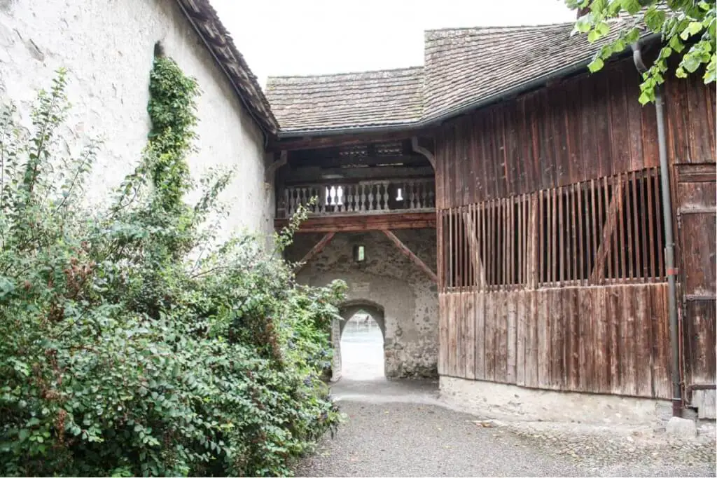 Side gate to the Rhine