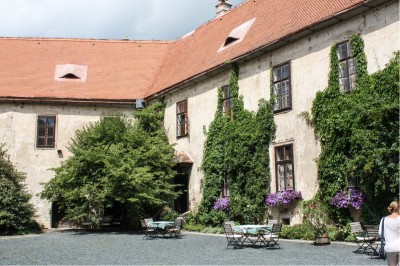Der Schlosshof von Burg Bernstein