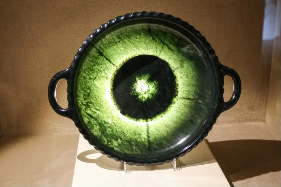 Green bowl made of precious turpentine by Otto Potsch