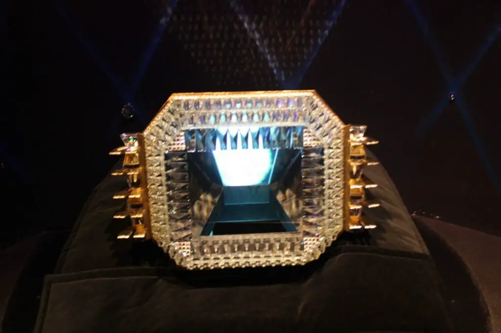 Der Ring des Riesen Swarovski Kristallwelten