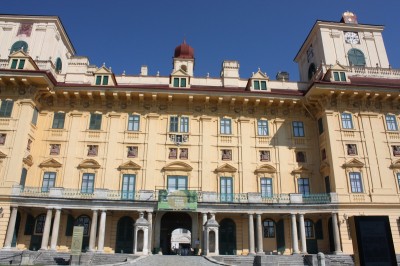 Schloss Esterházy in Eisenstadt - Ausflugsziele Burgenland