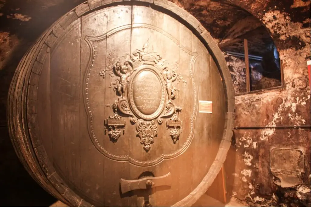Guided tour in the wine cellar of Esterházy Palace - Esterhazy Palace