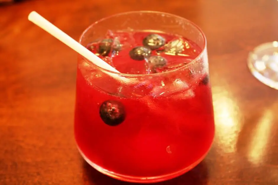 Blueberry Lemon Rum Punch