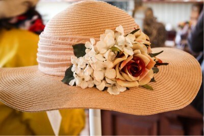 Chic women's hat with flowers