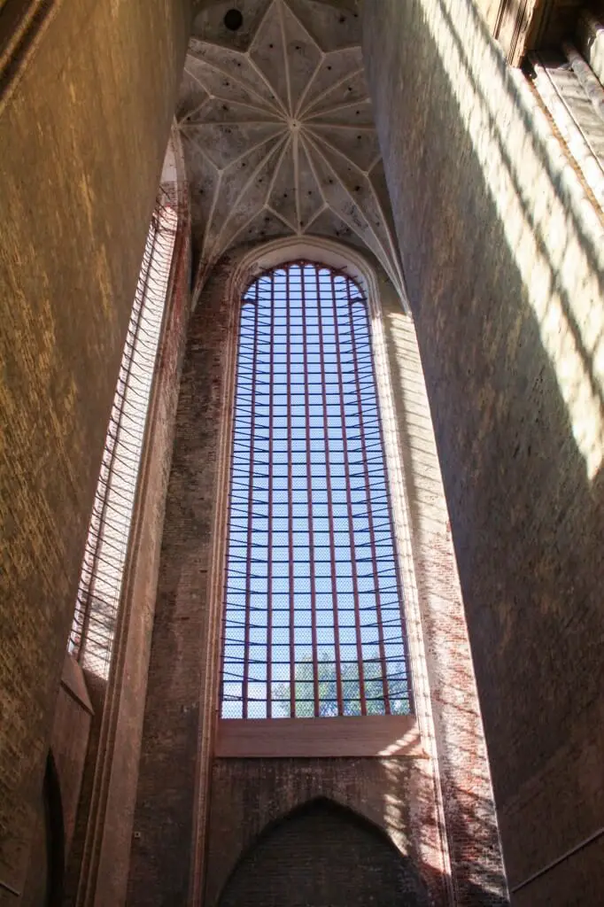 Imposing: the church vestibule of St. Mary