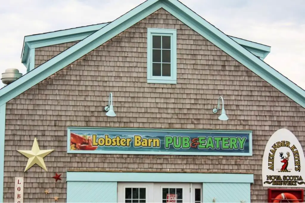 The Lobster Barn Pub Eatery is located in Victoria-by-the-Sea