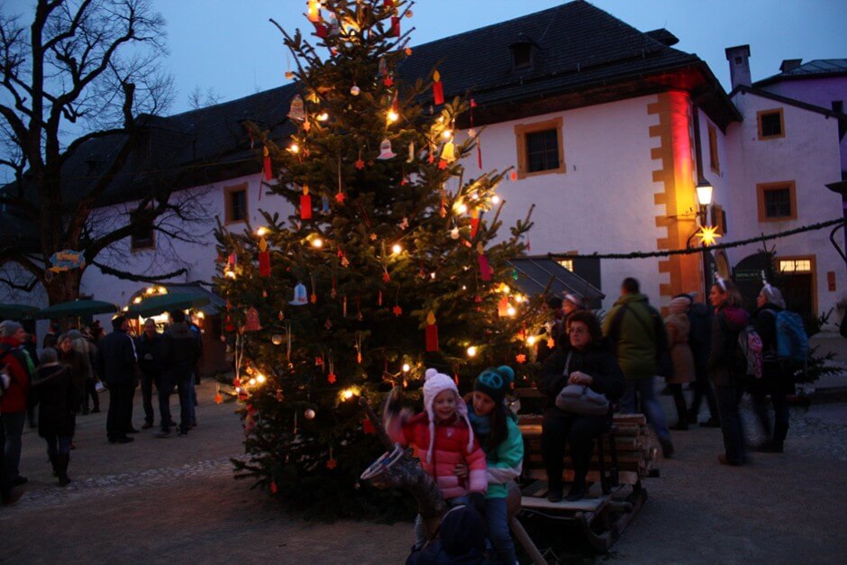 Der Weihnachtsbaum auf der Festung Hohensalzburg