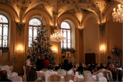 The most beautiful Christmas tree in Salzburg in the restaurant Stiftskeller St. Peter