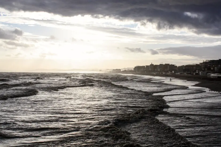 Winterlicher Sonnenaufgang in Senigallia, Marche Italien