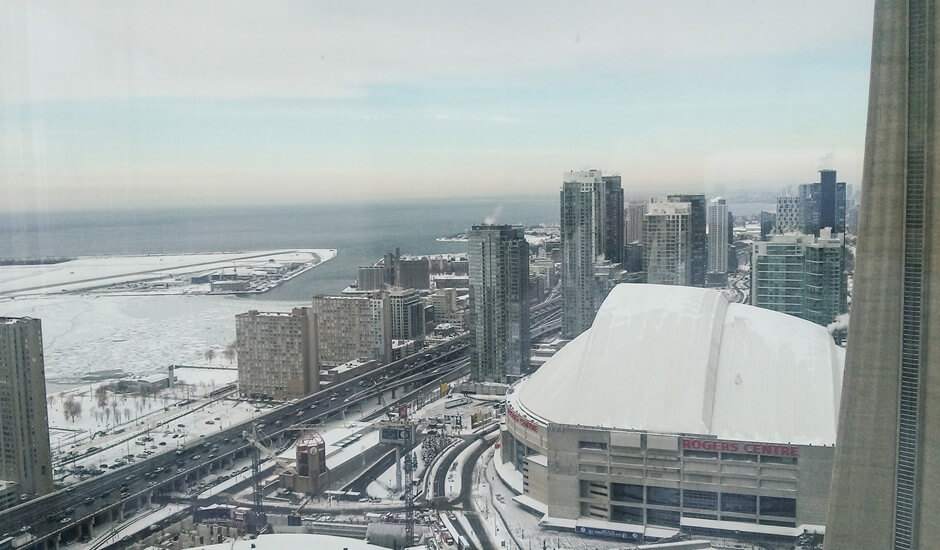 Toronto am Tag nach dem Schneesturm in Nordamerika