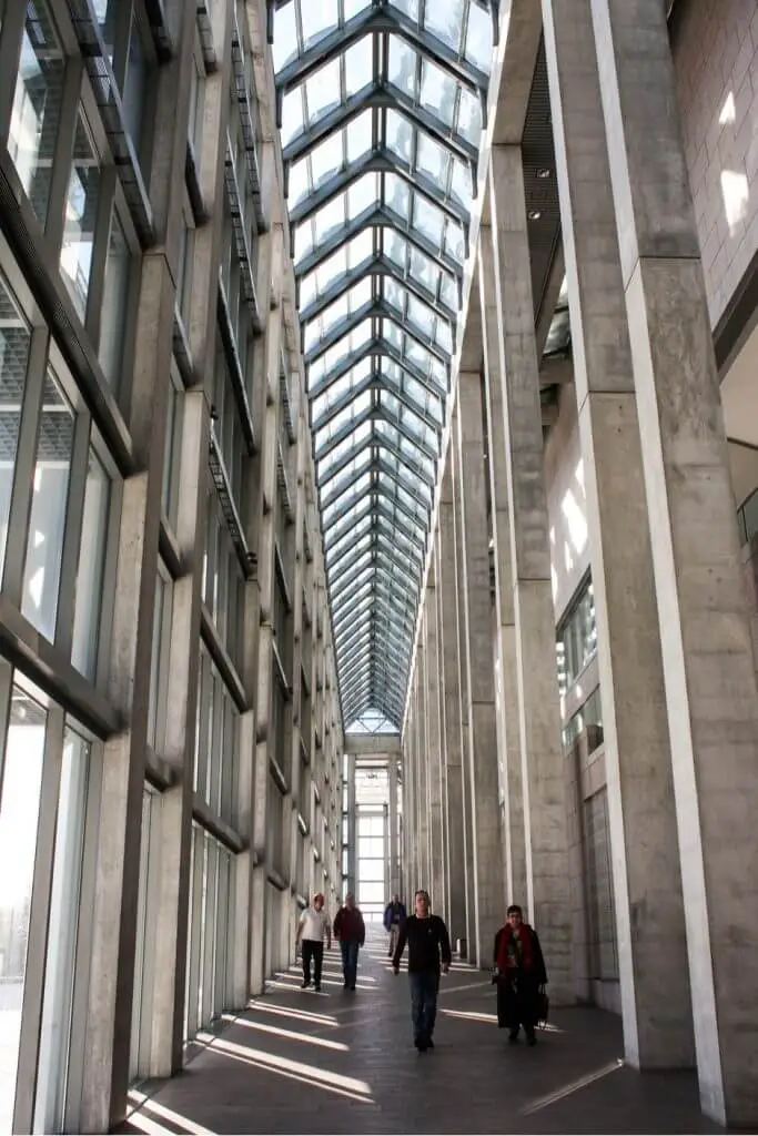 National Gallery of Art in Ottawa Like a cathedral of art