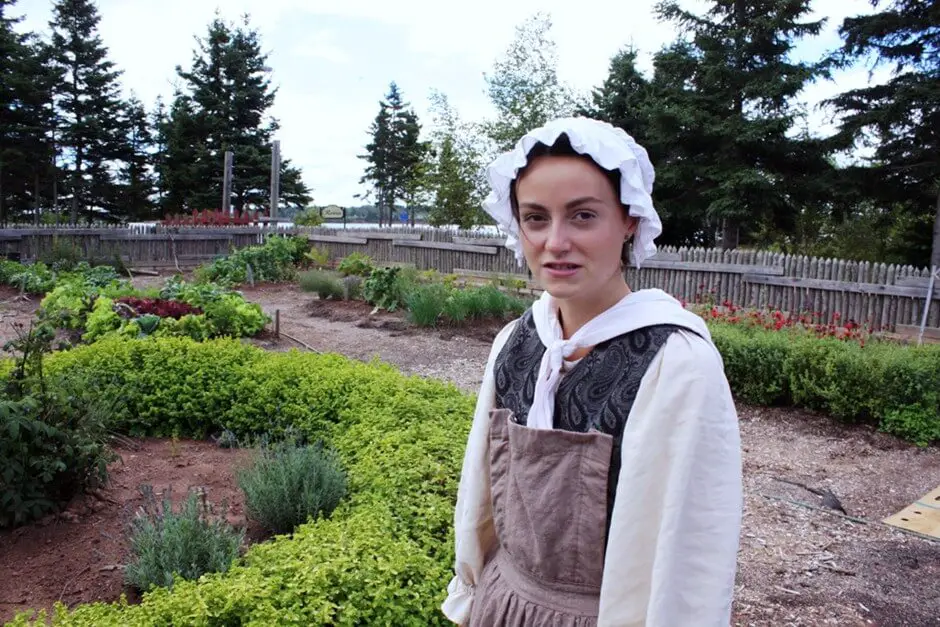 Our charming guide explains to us which herbs the first French cultivated