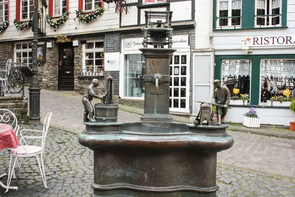 Die Eifel geniessen - am Marktplatz in Monschau
