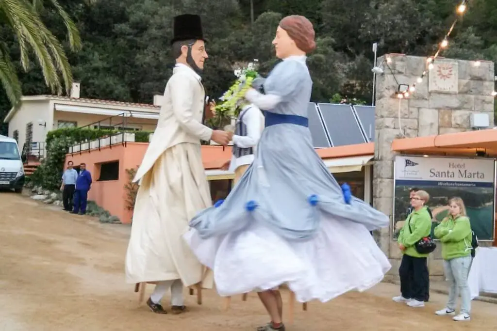 Die tanzenden Gegants in Lloret de Mar Costa Brava