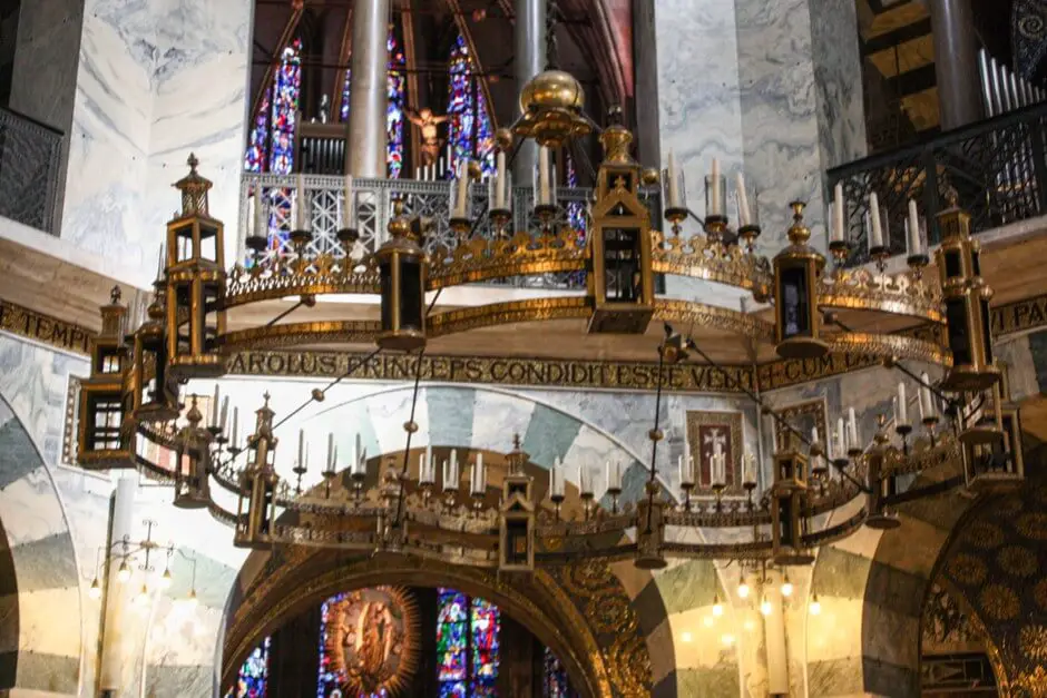 Kronleuchter im Dom zu Aachen