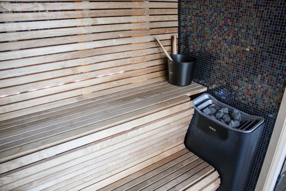 Sauna in der Luxussuite im VOX Hotel