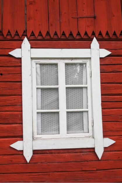 White and red - the typical colors of the houses in Smaland