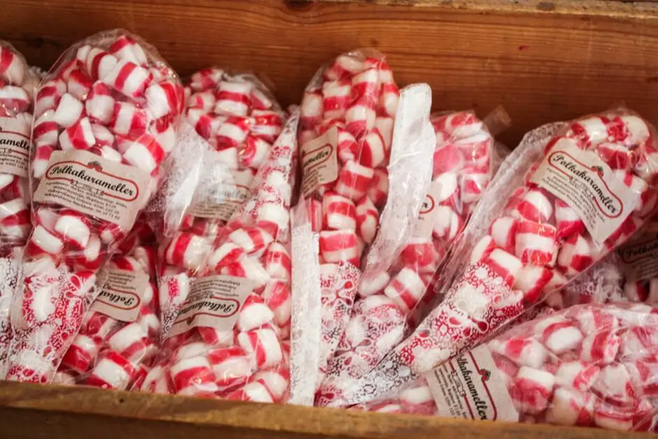 Zuckerstangen - zu Minzbonbons verarbeitet