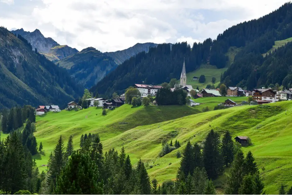 Blick von der Schwendle Region nach Mittelberg