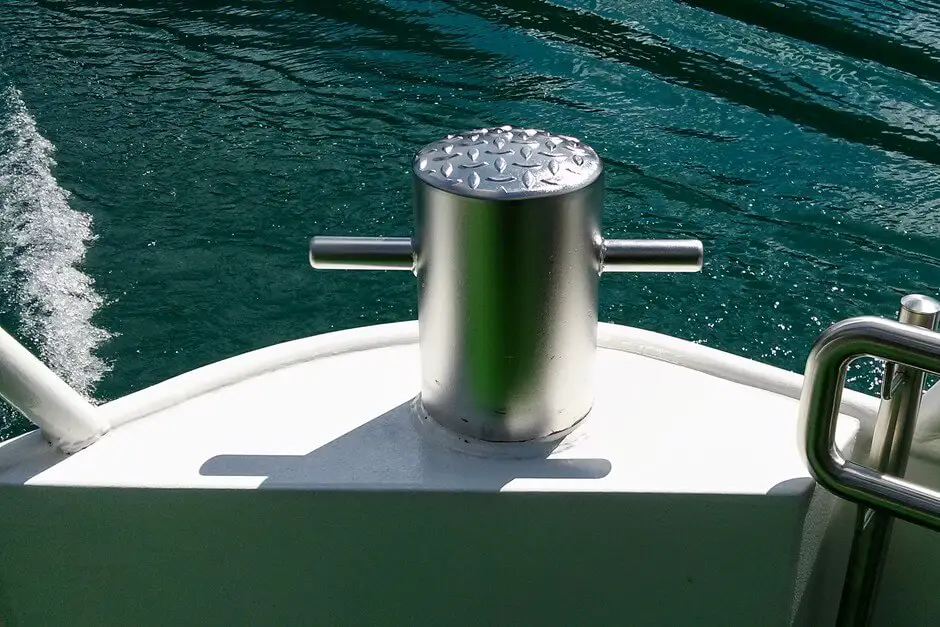 boat detail