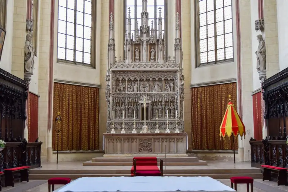 Main altar in St. Martin