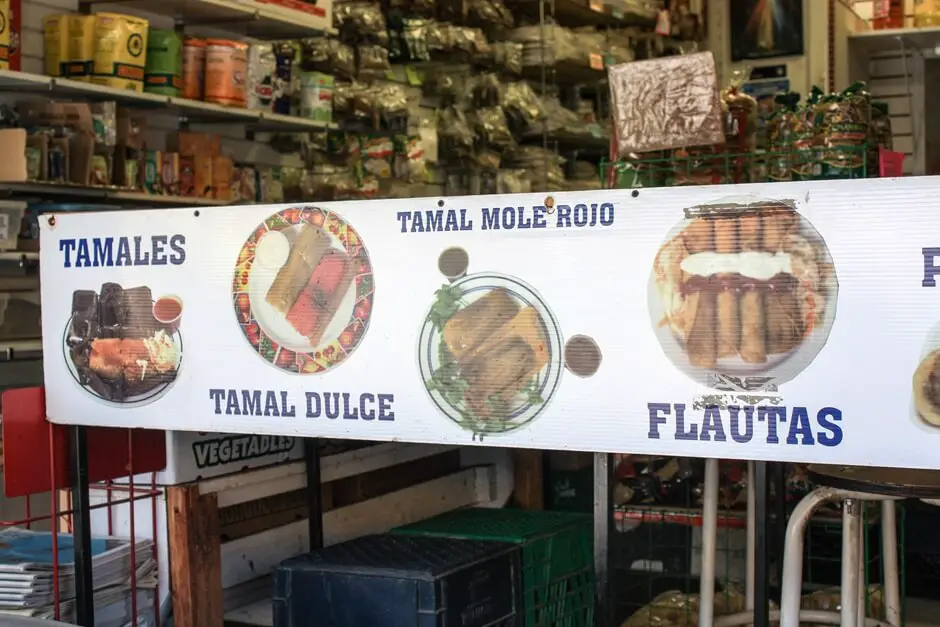 Mexikanische Tamales und Flautas im Kensington Market Toronto