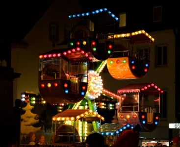 Kinder-Riesenrad auf dem Weihnachtsmarkt Schweinfurt