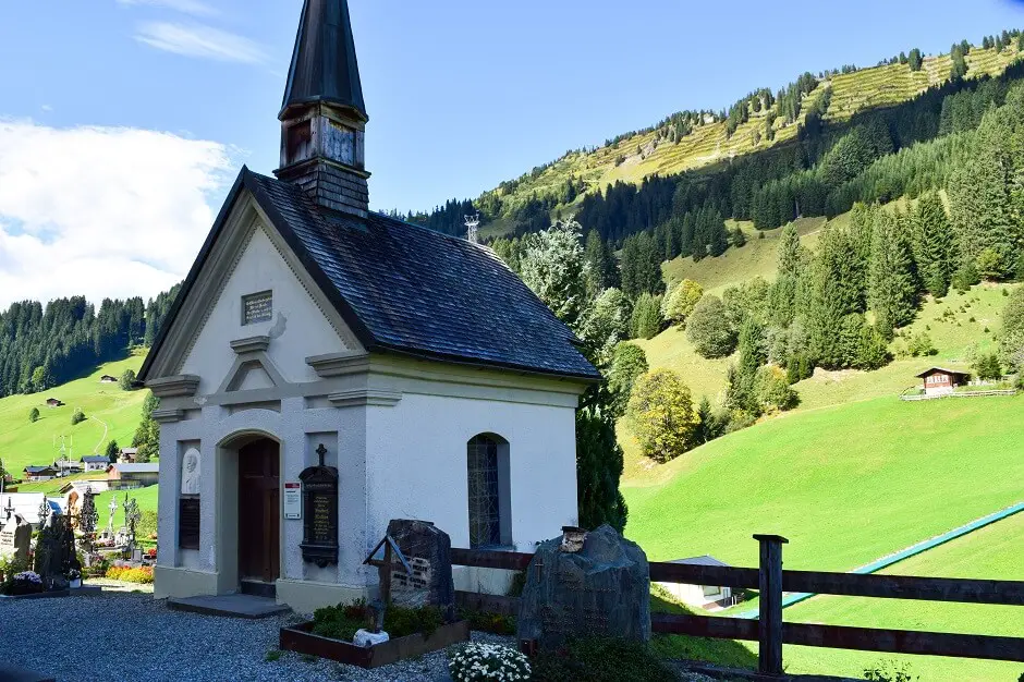 Walser Kultur - Lourdeskapelle in Mittelberg