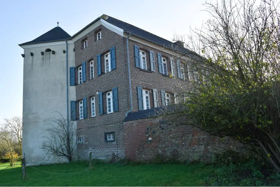 The mansion in Haus Bürgel in the Urdenbacher Kämpe